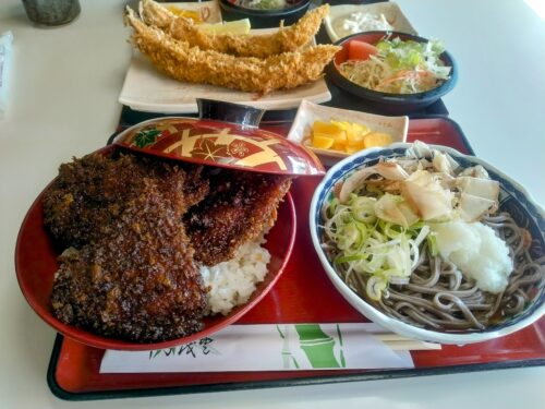 十阡萬のソースカツ丼と越前そば