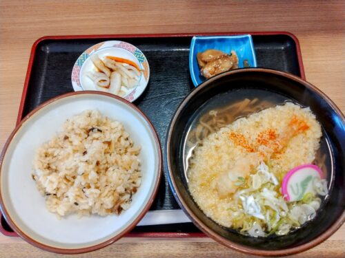 松茸ご飯とお蕎麦のセット