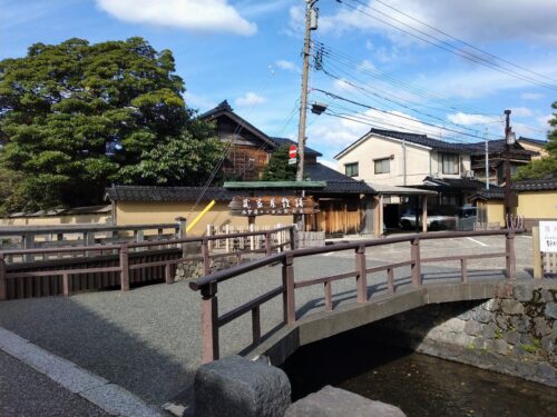 野村家駐車場