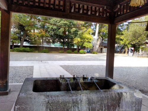 尾山神社の手水舎山