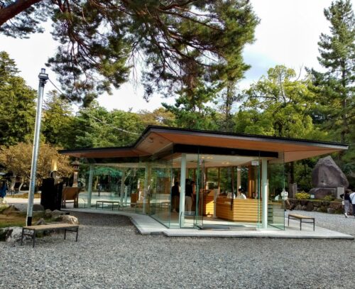 尾山神社のお土産もの売り場