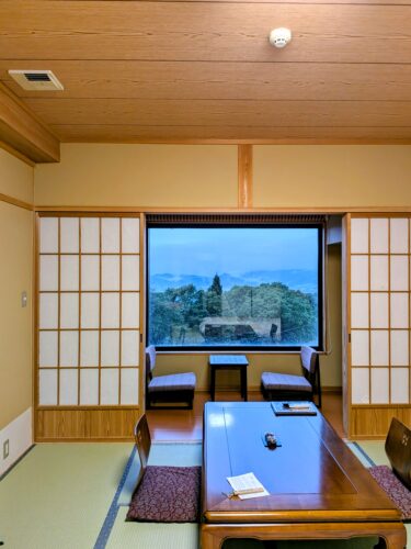 まつだい芝峠温泉雲海の部屋からの眺め