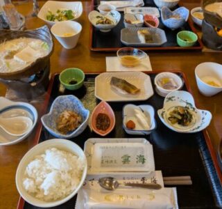 まつだい芝峠温泉雲海の朝食