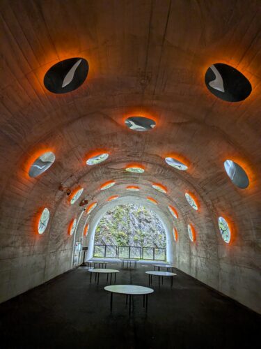 清津峡トンネル内のアートな空間