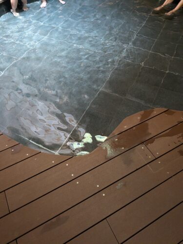 エントランス施設2階の足湯