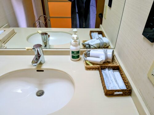 たがわ龍泉閣の客室の洗面所